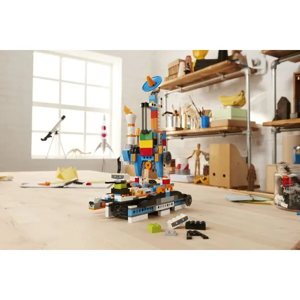 Boost 17101 Набор для конструирования и программирования (Фото 16)