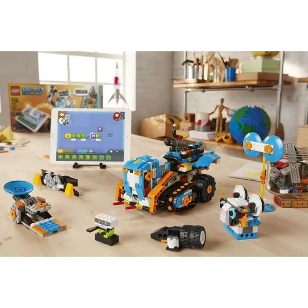 Boost 17101 Набор для конструирования и программирования (Фото 24)