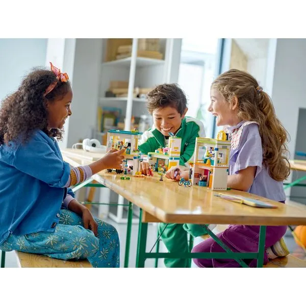 Friends 41731 Международная школа Хартлейк (Фото 3)