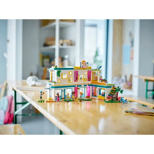 Friends 41731 Международная школа Хартлейк (Фото 5)