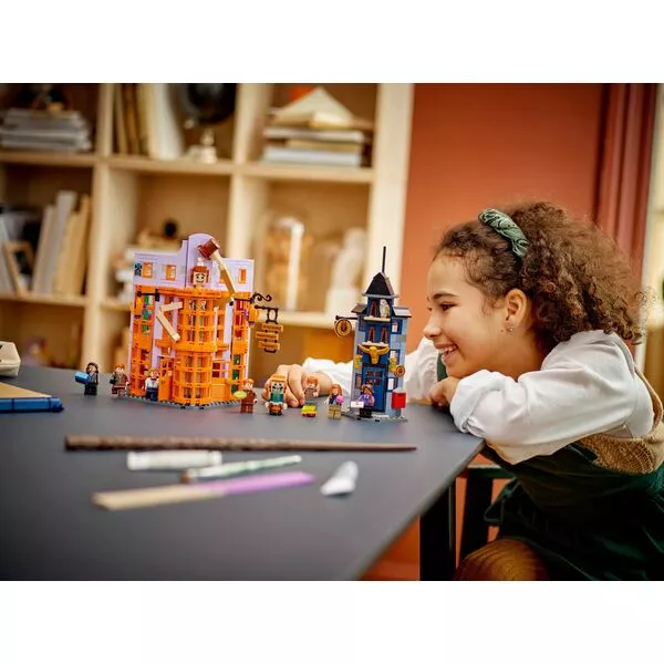 Harry Potter 76422 Косой переулок: Волшебные вредилки Уизли (Фото 9)