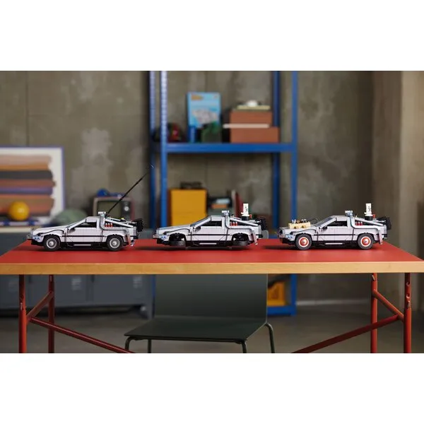 Icons 10300 Машина времени из Назад в будущее (Фото 3)