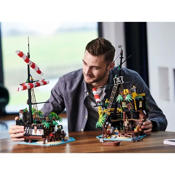 Ideas 21322 Пираты Залива Барракуды (Фото 5)