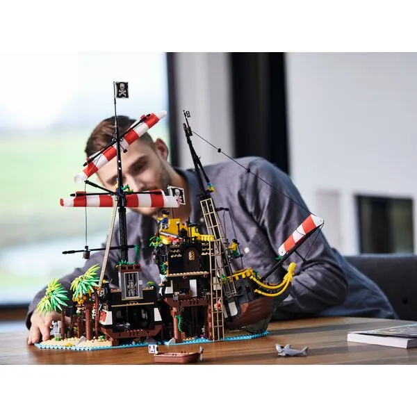 Ideas 21322 Пираты Залива Барракуды (Фото 11)