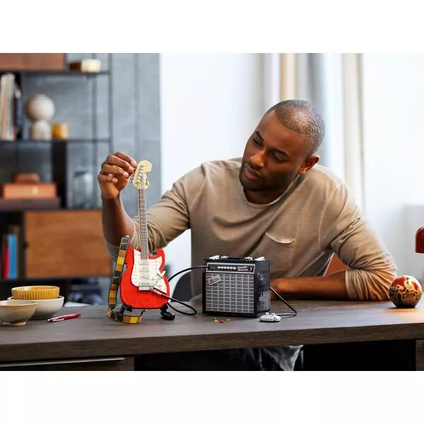 Ideas 21329 Фендер Стратокастер (Фото 4)