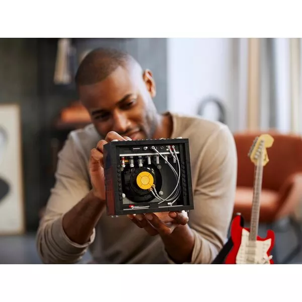 Ideas 21329 Фендер Стратокастер (Фото 9)