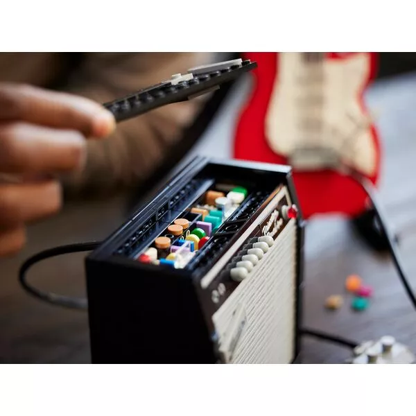 Ideas 21329 Фендер Стратокастер (Фото 8)