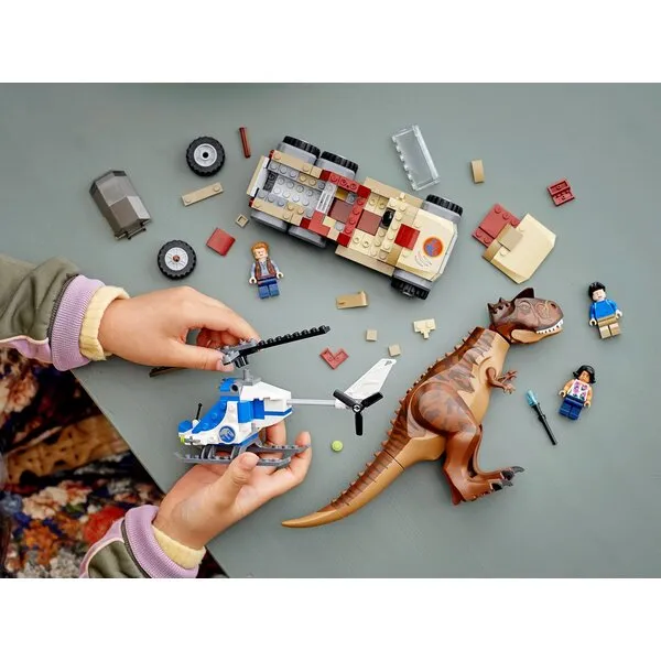 Jurassic World 76941 Погоня за карнотавром (Фото 5)