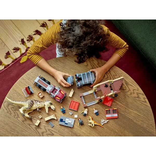 Jurassic World 76948 Побег атроцираптора и тираннозавра (Фото 4)