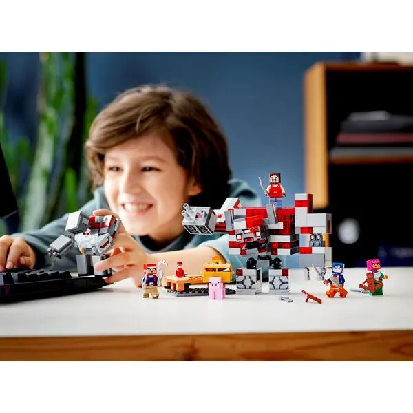 Minecraft 21163 Битва за красную пыль (Фото 3)