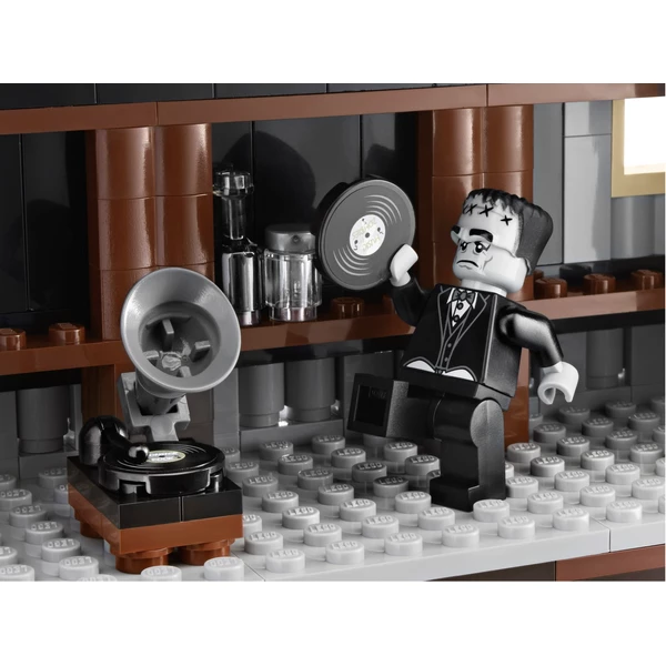 Monster Fighters 10228 Дом с привидениями (Фото 3)