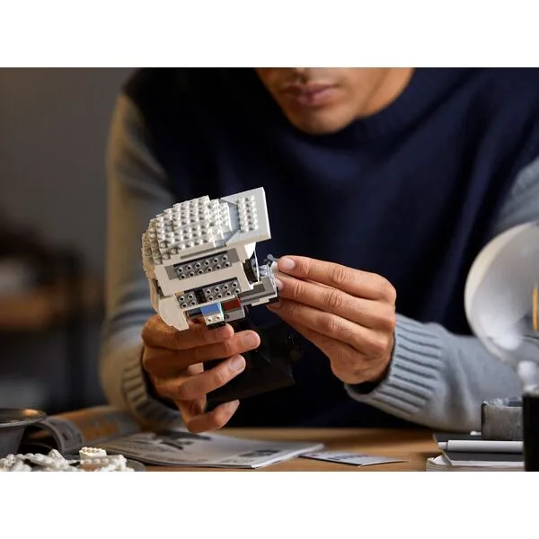 Star Wars 75305 Шлем пехотинца-разведчика (Фото 10)