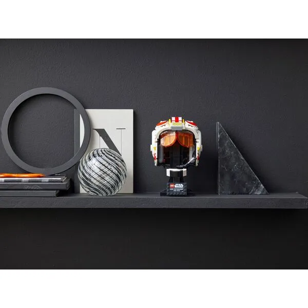 Star Wars 75327 Шлем Люка Скайуокера (Фото 4)