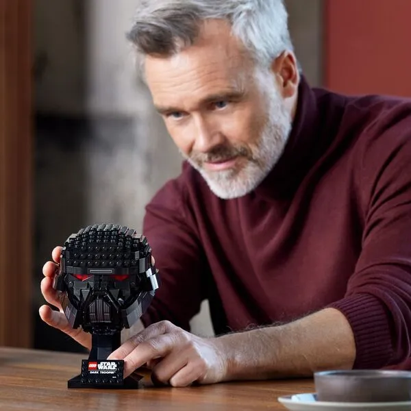 Star Wars 75343 Шлем темного штурмовика (Фото 3)