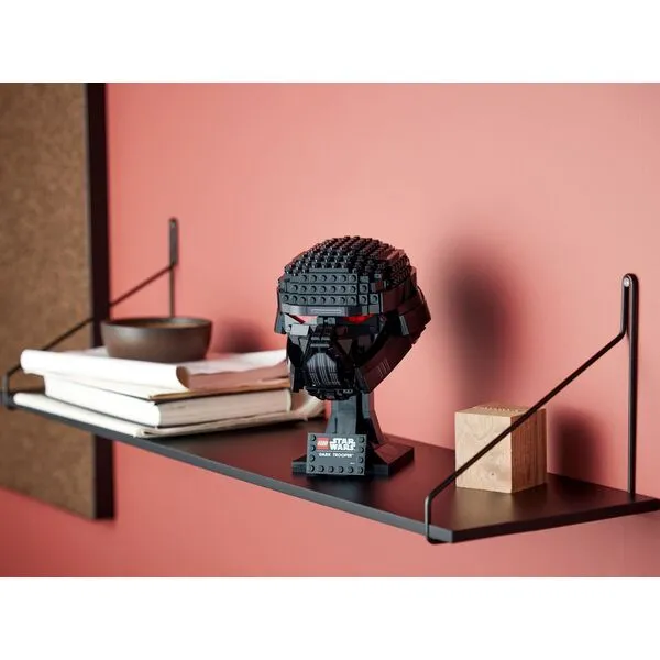 Star Wars 75343 Шлем темного штурмовика (Фото 4)