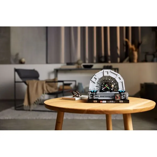 Star Wars 75352 Диорама с тронным залом императора (Фото 4)