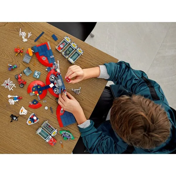 Super Heroes 76175 Нападение на мастерскую паука (Фото 4)