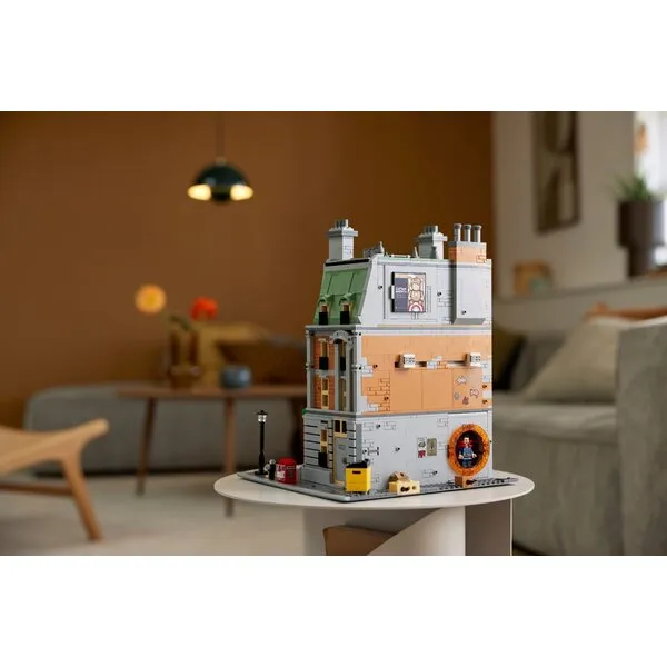 Super Heroes 76218 Санктум Сантронум (Фото 5)