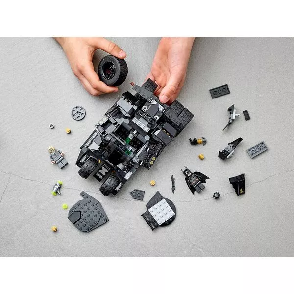 Super Heroes 76239 Бэтмобиль «Тумблер»: схватка с Пугалом (Фото 12)