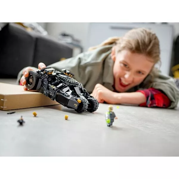 Super Heroes 76239 Бэтмобиль «Тумблер»: схватка с Пугалом (Фото 4)