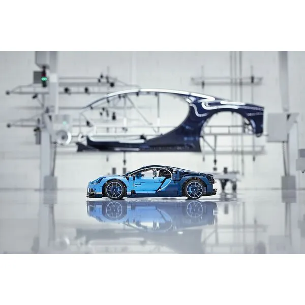 Technic 42083 Бугатти Широн (Фото 5)