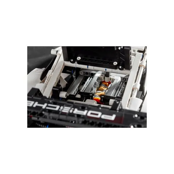 Technic 42096 Порше 911 RSR (Фото 11)