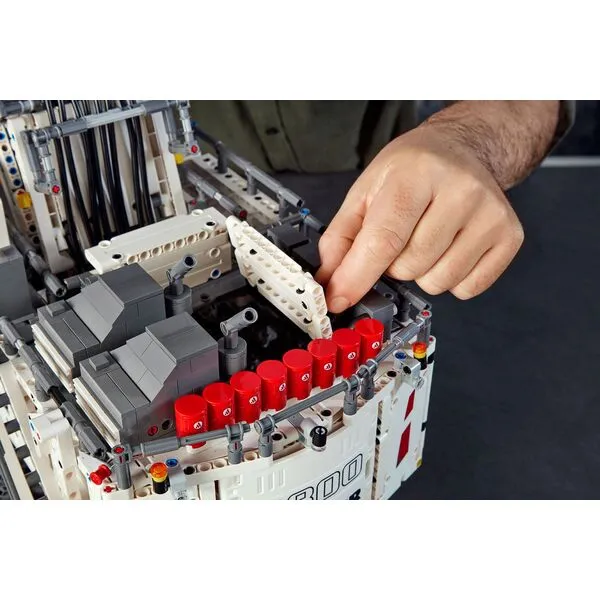 Technic 42100 Экскаватор Liebherr R 9800 (Фото 5)