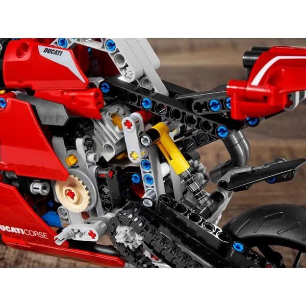 Technic 42107 Ducati Panigale V4 R (Фото 10)