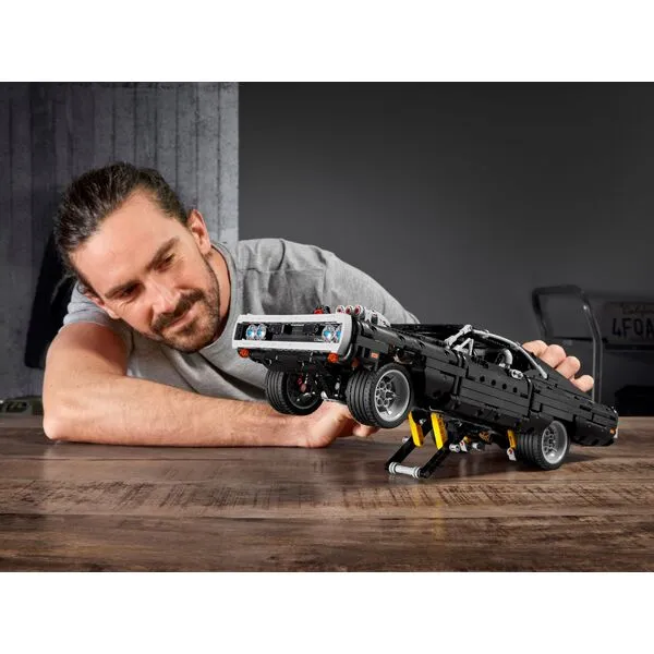 Technic 42111 Dodge Charger Доминика Торетто (Фото 5)