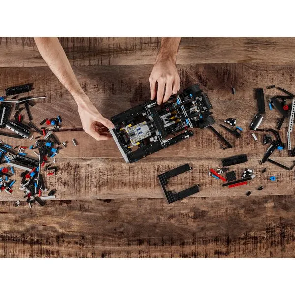 Technic 42111 Dodge Charger Доминика Торетто (Фото 10)