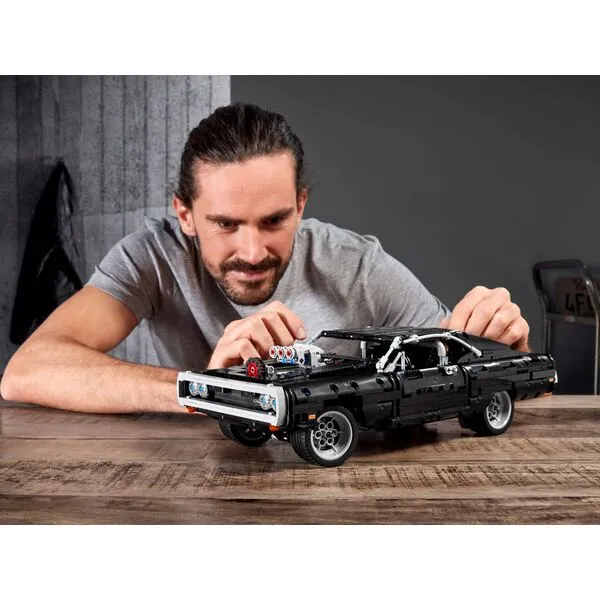 Technic 42111 Dodge Charger Доминика Торетто (Фото 3)