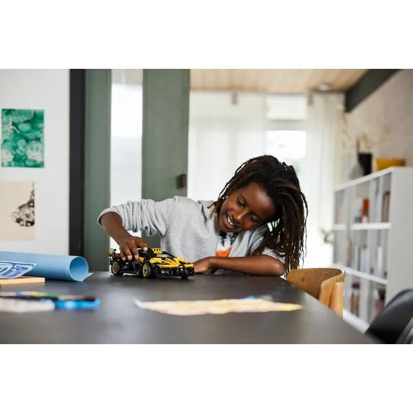 Technic 42151 Бугатти Болид (Фото 3)