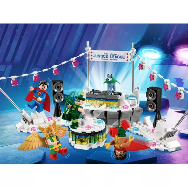 The LEGO Batman Movie 70919 Вечеринка Лиги Справедливости (Фото 2)