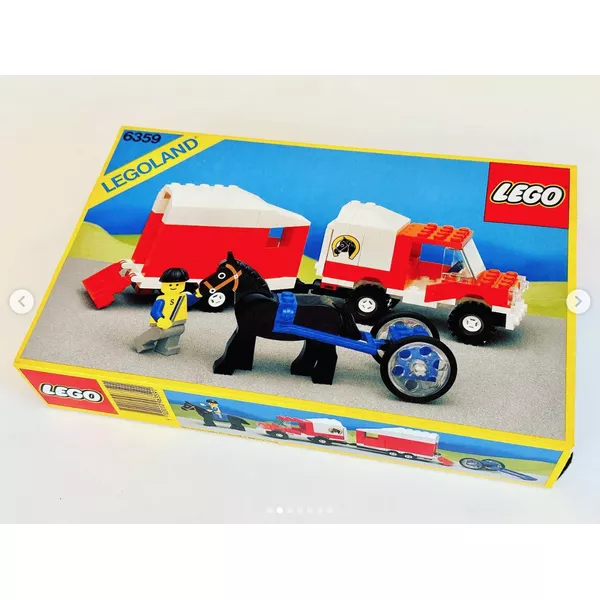 Town 6359 Прицеп для перевозки лошадей