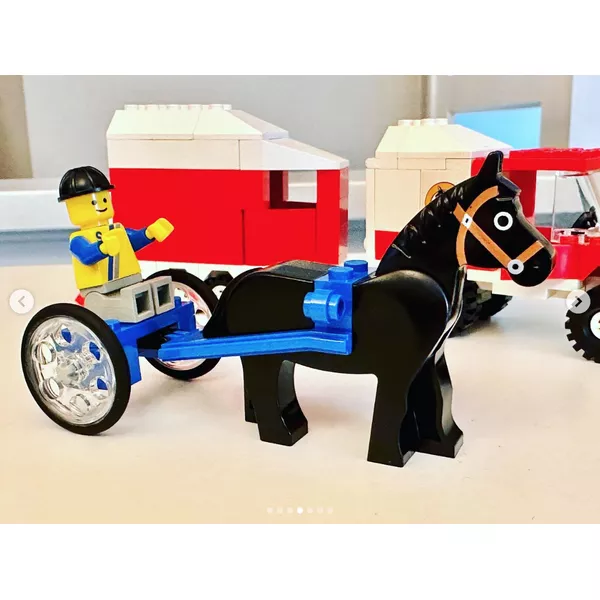 Town 6359 Прицеп для перевозки лошадей (Фото 5)