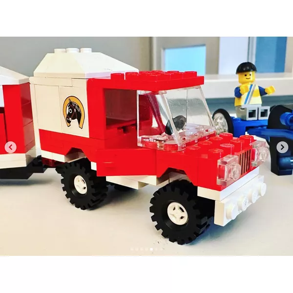 Town 6359 Прицеп для перевозки лошадей (Фото 4)