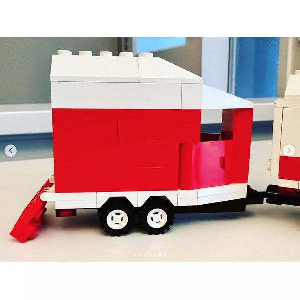 Town 6359 Прицеп для перевозки лошадей (Фото 3)