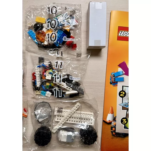 Уцененные наборы 17101-404-2 Набор для конструирования и программирования (Фото 6)