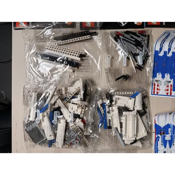 Уцененные наборы 42025-404 Грузовой самолёт (Фото 4)