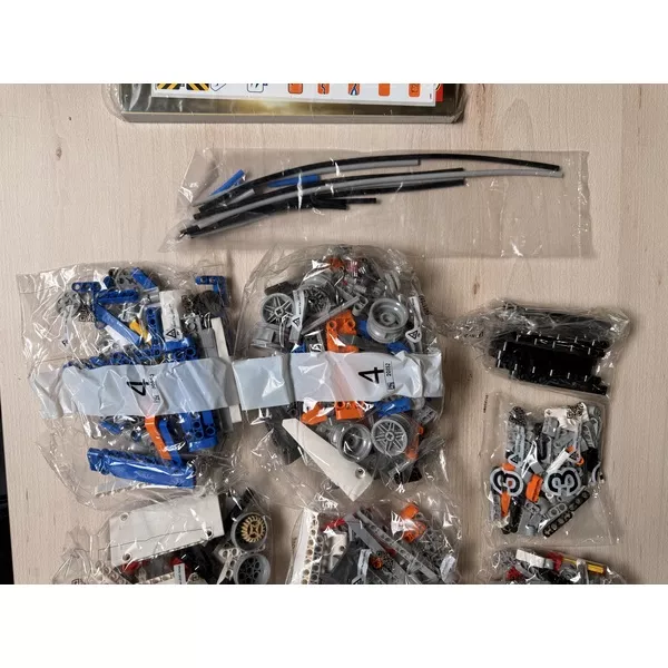 Уцененные наборы 42128-404 Грузовой эвакуатор (Фото 6)