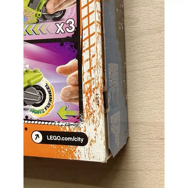 Уцененные наборы 60295-404 Арена для шоу каскадёров (Фото 5)