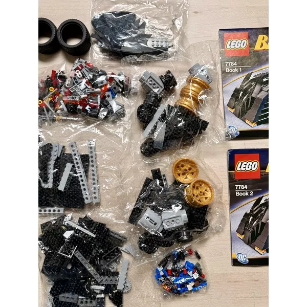 Уцененные наборы 7784-404 The Batmobile Ultimate Collectors Edition (Фото 5)