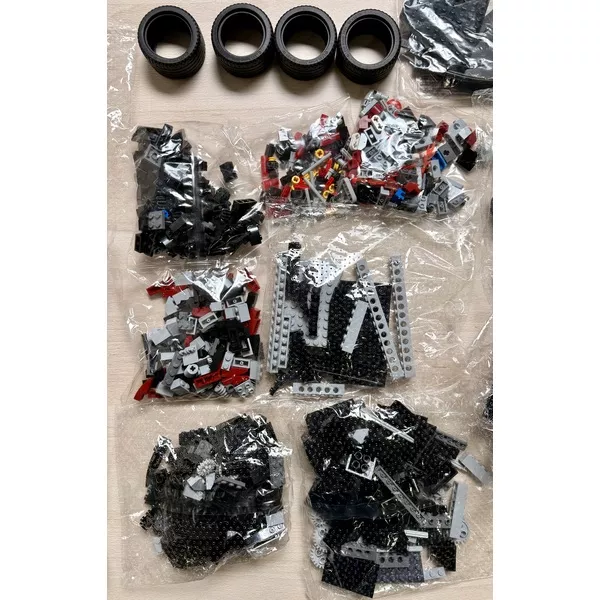 Уцененные наборы 7784-404 The Batmobile Ultimate Collectors Edition (Фото 4)