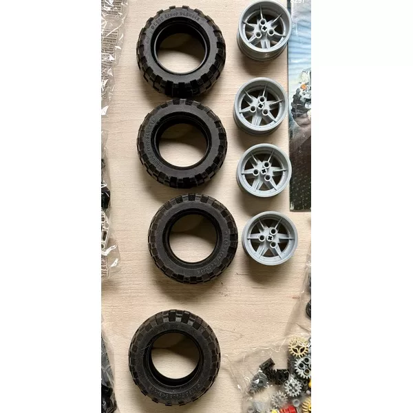 Уцененные наборы 8297-404 Внедорожник (Фото 11)